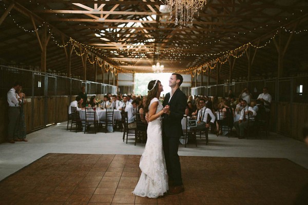 Rustic Kentucky Wedding At The Bluegrass Wedding Barn Junebug Weddings