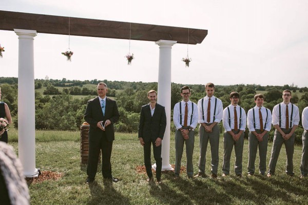 Rustic-Kentucky-Wedding-at-the-Bluegrass-Wedding-Barn-Brandi-Potter-Photography--3
