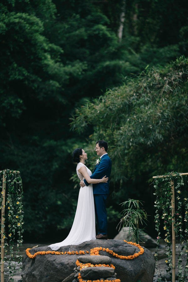 Tropical-Bali-Wedding-at-Bambu-Indah-Eric-Ronald-Photography-090