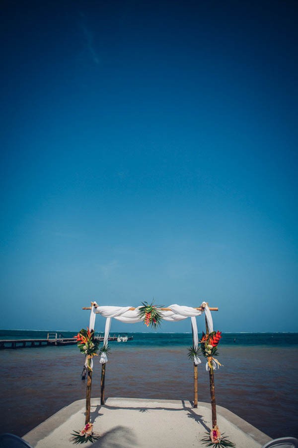 Tropical-Belize-Wedding-at-Seaside-Cabanas-Hotel-Nicole-Ashley-Photography-119