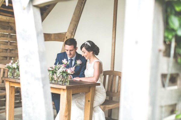 Vintage-Gloucestershire-Wedding-at-Kingscote-Barn-Rachel-Lambert-Photography-0029