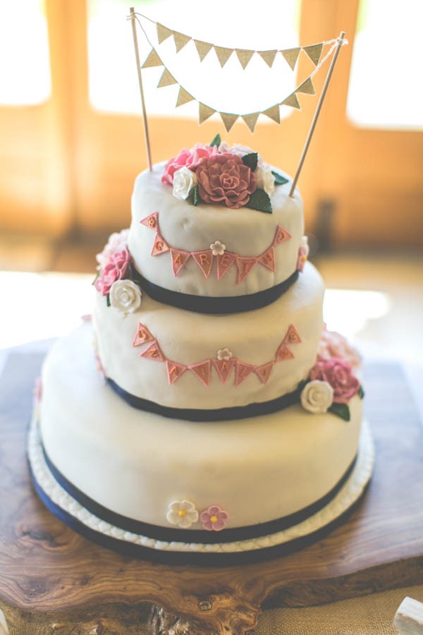 Vintage-Gloucestershire-Wedding-at-Kingscote-Barn-Rachel-Lambert-Photography-0066