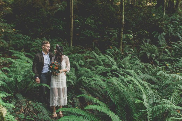 Wild-and-Natural-Engagement-Photos-at-Meadowdale-Beach-Park-Irinart-11
