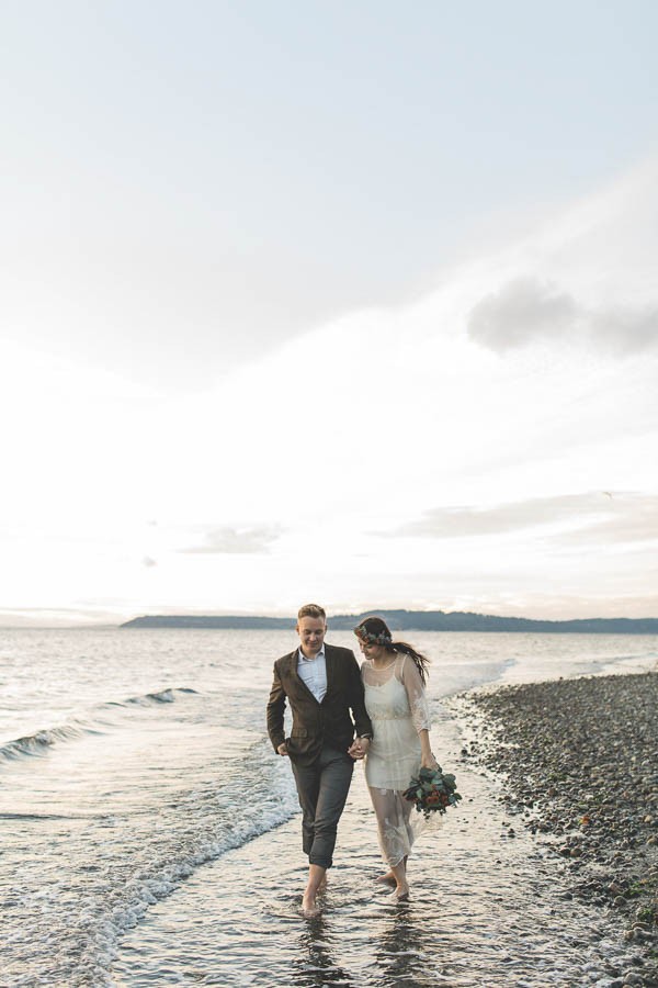 Wild-and-Natural-Engagement-Photos-at-Meadowdale-Beach-Park-Irinart-38