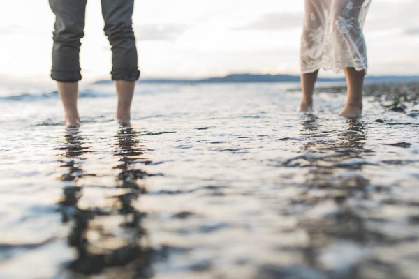 Wild-and-Natural-Engagement-Photos-at-Meadowdale-Beach-Park-Irinart-39