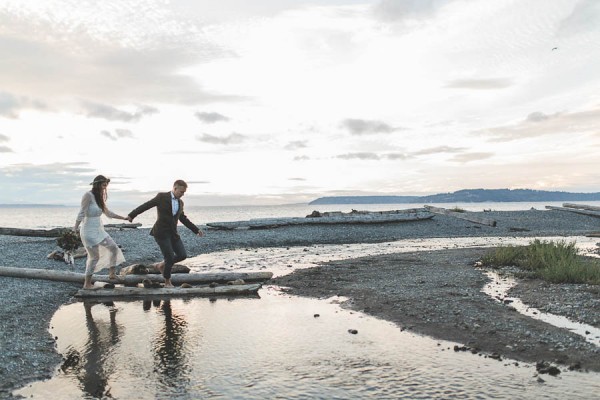 Wild-and-Natural-Engagement-Photos-at-Meadowdale-Beach-Park-Irinart-42