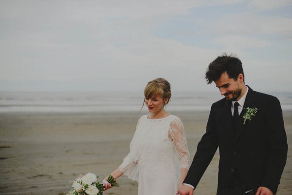 Bohemian-Seaside-Scottish-Wedding-at-St-Salvators-Chapel-Anna-Urban-0721