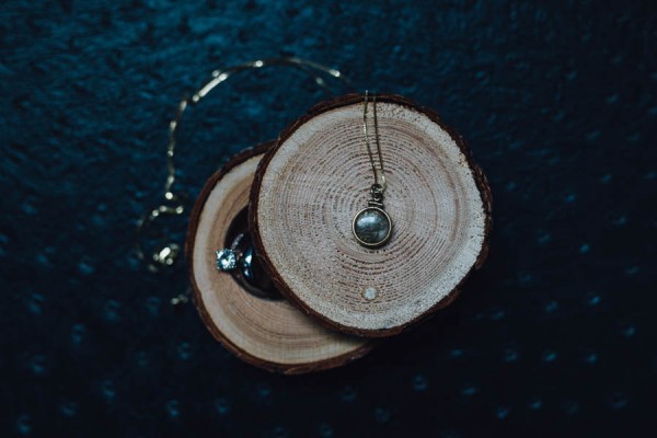 Boldly-Romantic-Icelandic-Elopement-in-the-Fjaorargljufur-Canyon-Nicole-Ashley-Photography-1