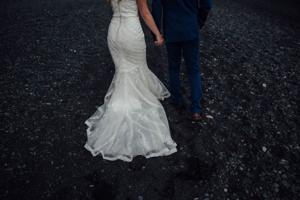 Boldly-Romantic-Icelandic-Elopement-in-the-Fjaorargljufur-Canyon-Nicole-Ashley-Photography-10