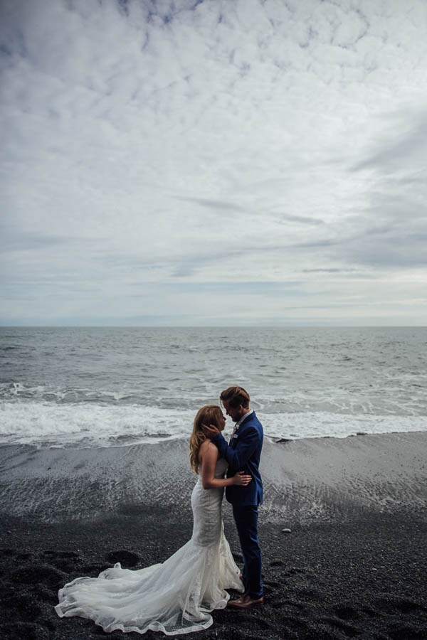 Boldly-Romantic-Icelandic-Elopement-in-the-Fjaorargljufur-Canyon-Nicole-Ashley-Photography-12