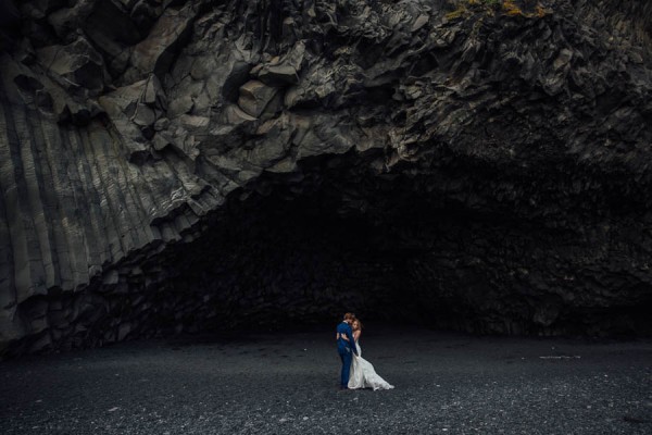 Boldly-Romantic-Icelandic-Elopement-in-the-Fjaorargljufur-Canyon-Nicole-Ashley-Photography-7