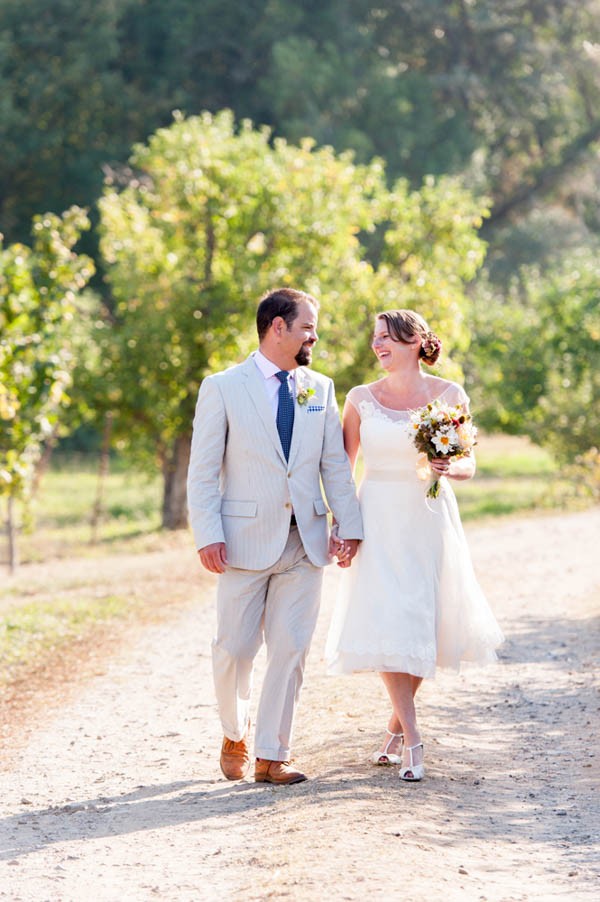 Country-Chic-Wedding-at-Philo-Apple-Farm-Rebecca-Gosselin-Photography-12