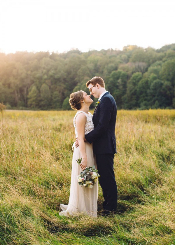 Modern-Barn-Wedding-at-Conrad-Botzum-Farmstead (23 of 32)