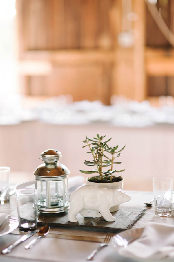 Modern-Barn-Wedding-at-Conrad-Botzum-Farmstead (31 of 32)