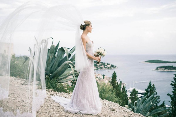 Simply-Elegant-Croatian-Wedding-at-Spanjola-Fortress-Lifestories-Wedding-23