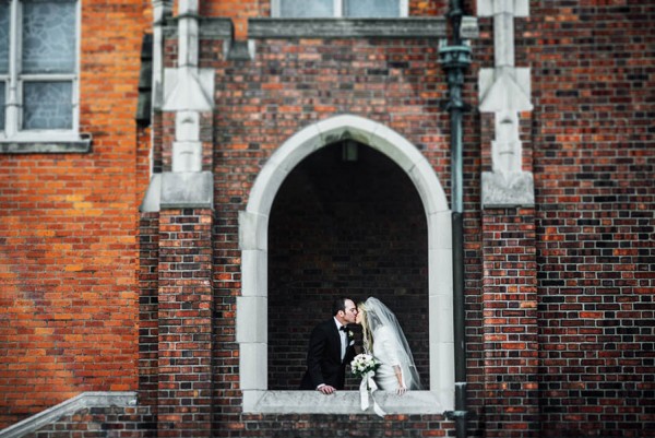 Sophisticated-Michigan-Wedding-at-the-Grosse-Pointe-War-Memorial-Julie-Pepin-Photography-19