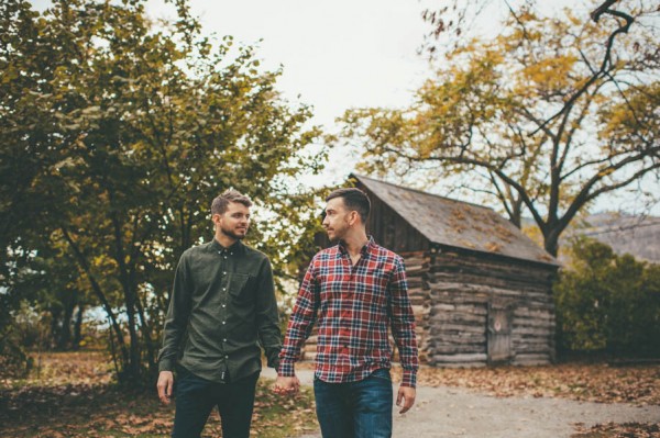 Sweet-Autumn-Engagement-Session-at-Gellatly-Nut-Farm-Joelsview-Photography-18