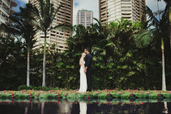 Tropical-Modern-Honolulu-Wedding-Inspiration-June-Photography-16
