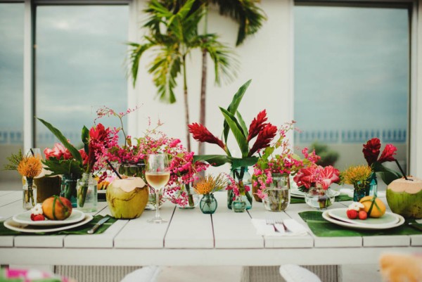 Tropical-Modern-Honolulu-Wedding-Inspiration-June-Photography-20