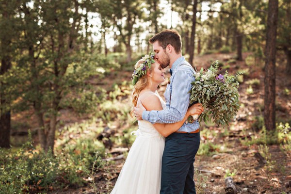 Woodland-Bohemian-Wedding-at-the-Cabins-at-Strawberry-Hill-Amilia-Photography-20