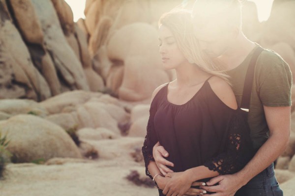 Breezy-Joshua-Tree-Engagement-Photos-at-Sunset-Anne-Claire-Brun-11