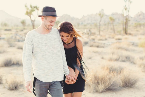 Breezy-Joshua-Tree-Engagement-Photos-at-Sunset-Anne-Claire-Brun-2
