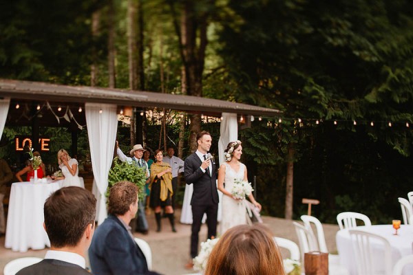 Earthy-Oregon-Wedding-at-Hornings-Hideout-Nakalan-McKay-17