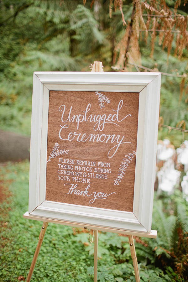 Earthy-Oregon-Wedding-at-Hornings-Hideout-Nakalan-McKay-18