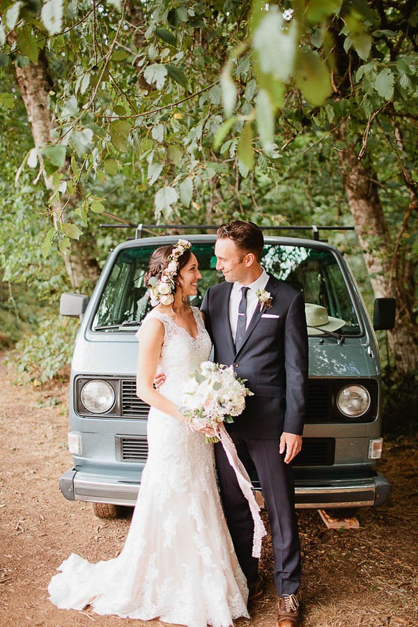 Earthy Oregon Wedding at Horning's Hideout Junebug Weddings