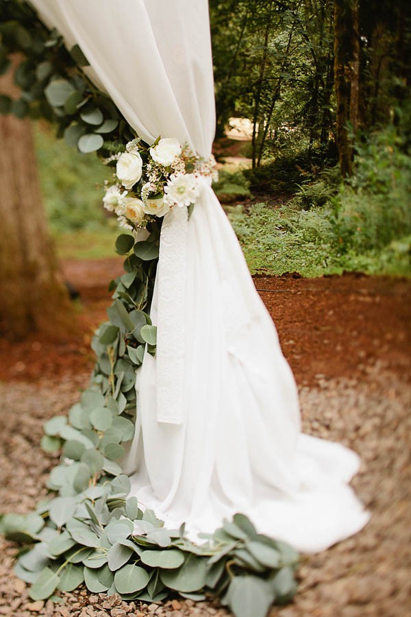 Earthy-Oregon-Wedding-at-Hornings-Hideout-Nakalan-McKay-3