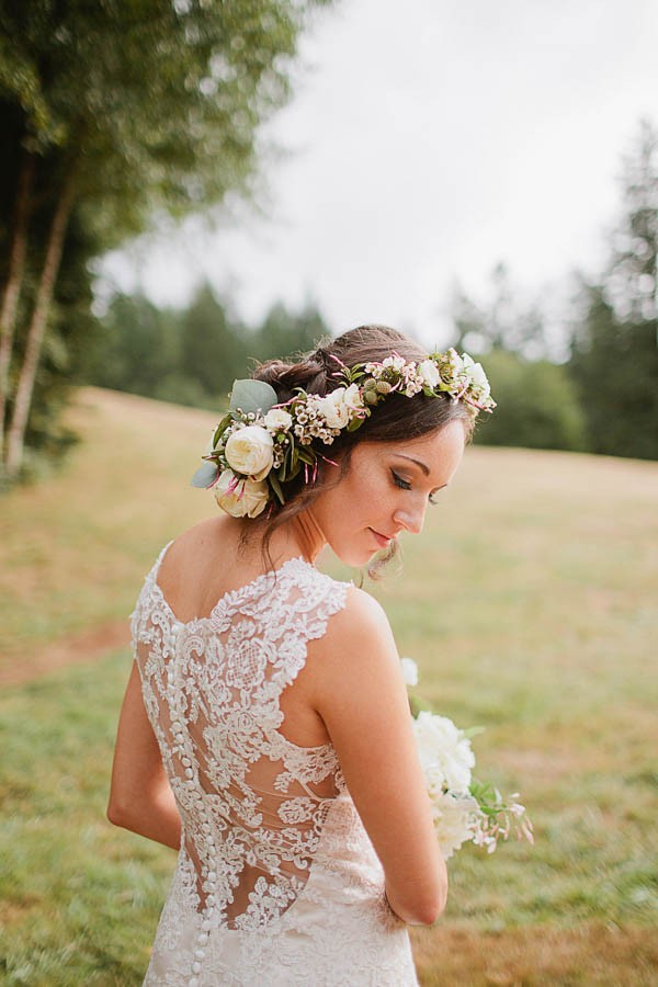 Earthy-Oregon-Wedding-at-Hornings-Hideout-Nakalan-McKay-32