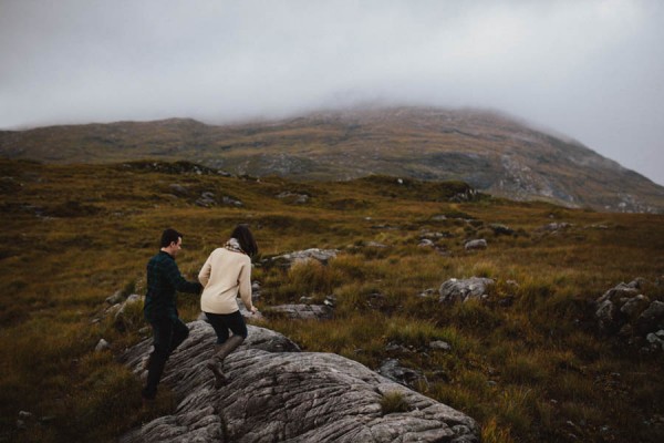 Foggy-Couple-Session-in-the-Connemara-Mountains-David-Olsthoorn-Photography-13