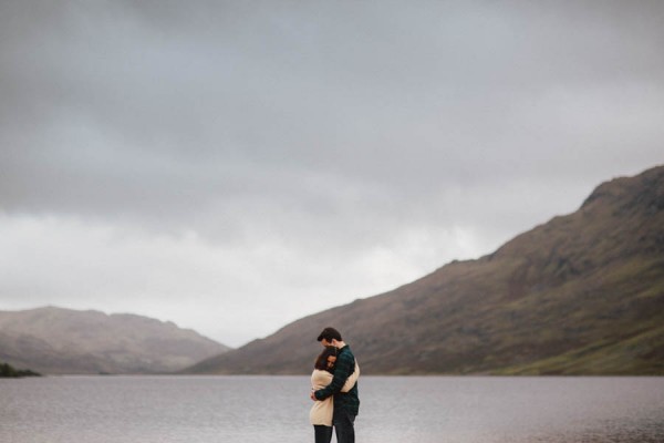 Foggy-Couple-Session-in-the-Connemara-Mountains-David-Olsthoorn-Photography-16