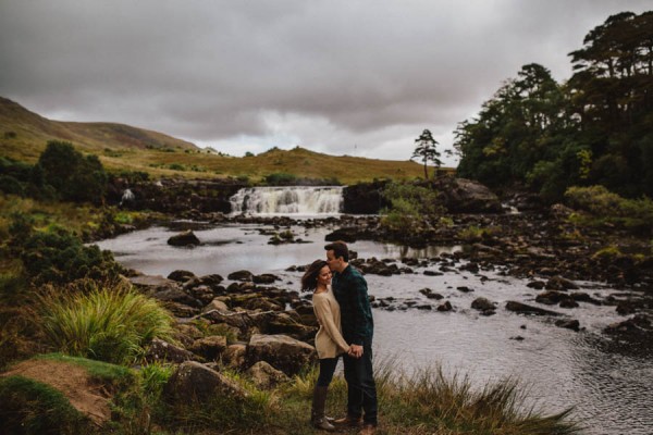 Foggy-Couple-Session-in-the-Connemara-Mountains-David-Olsthoorn-Photography-25