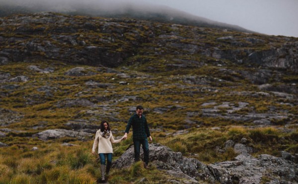 Foggy-Couple-Session-in-the-Connemara-Mountains-David-Olsthoorn-Photography-5