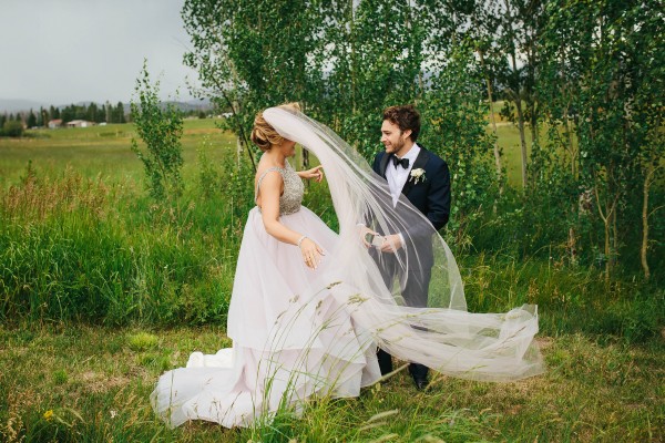 Glamorous-Colorado-Wedding-at-Strawberry-Creek-Ranch (2 of 32)