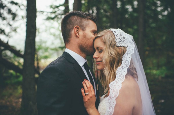 Rainy-Mountain-Wedding-in-Quarry-Lake-Park-Joelsview-Photography-19