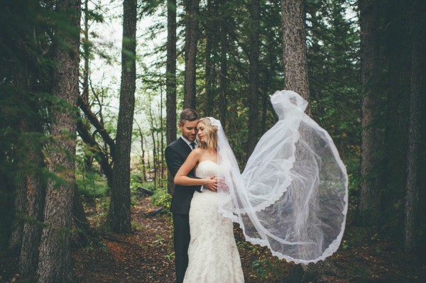 Rainy-Mountain-Wedding-in-Quarry-Lake-Park-Joelsview-Photography-23