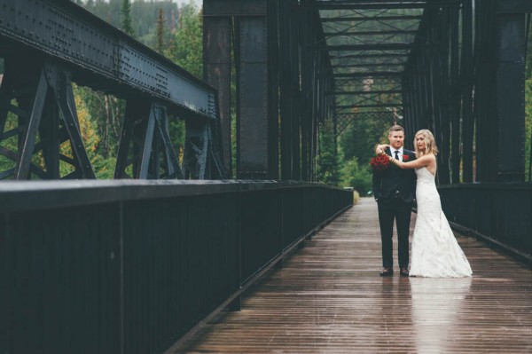 Rainy-Mountain-Wedding-in-Quarry-Lake-Park-Joelsview-Photography-26