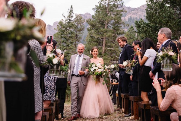 Romantic-Estes-Park-Wedding-at-Taharaa-Mountain-Lodge (10 of 27)