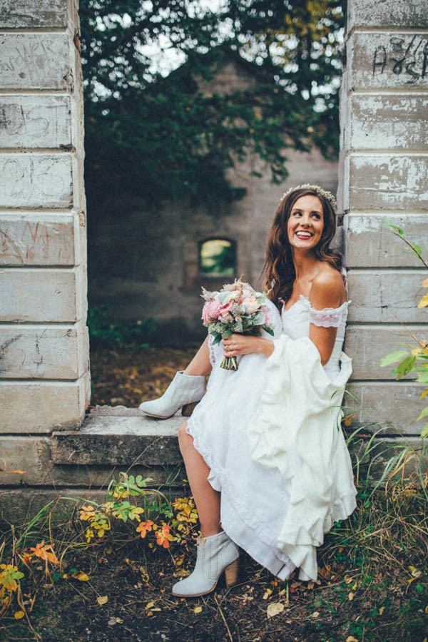 Stunning-Banff-Elopement-in-the-Tunnel-Mountain-Reservoir-Tricia-Victoria-Photography-18