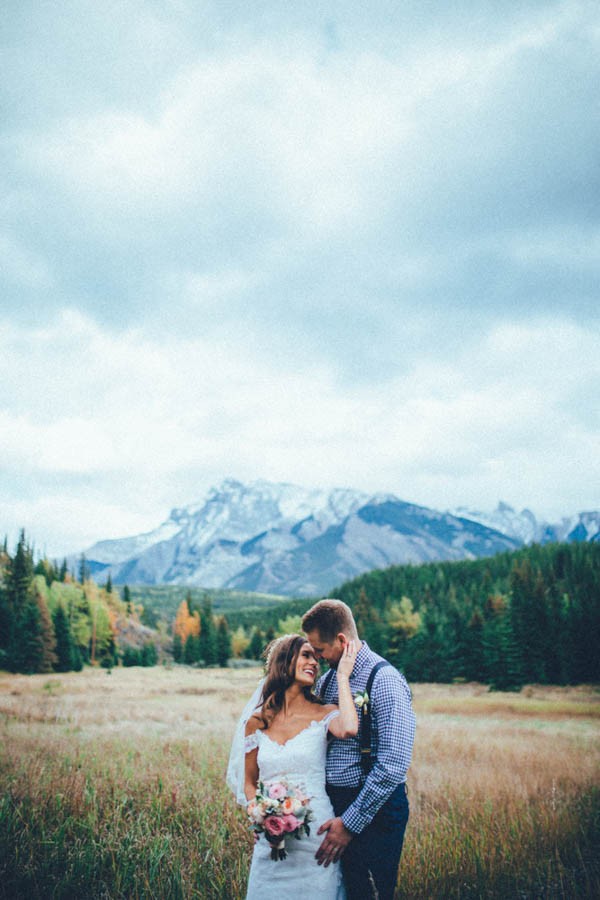 Stunning-Banff-Elopement-in-the-Tunnel-Mountain-Reservoir-Tricia-Victoria-Photography-26