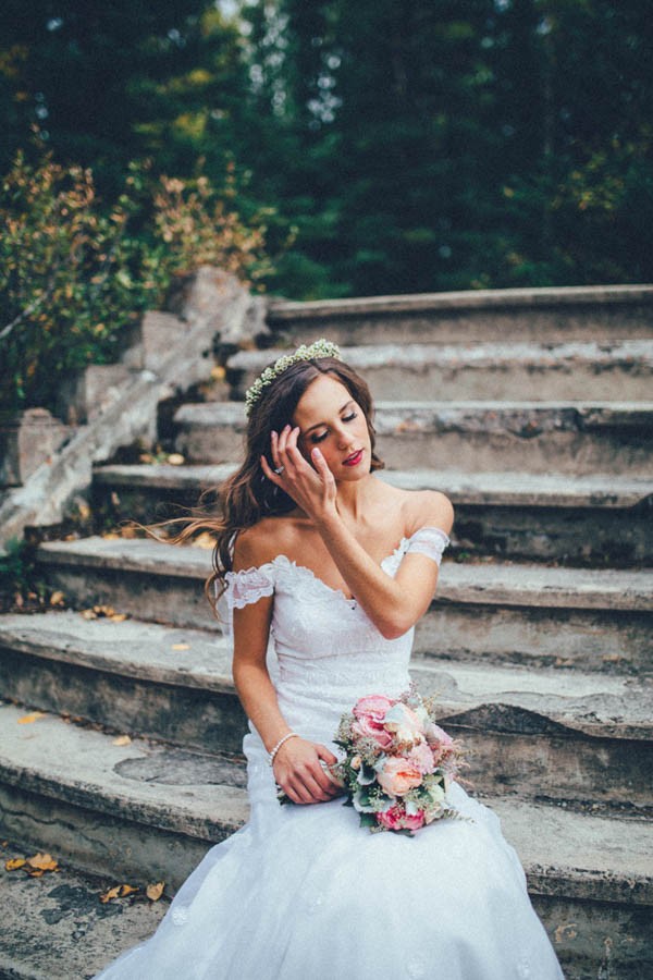 Stunning-Banff-Elopement-in-the-Tunnel-Mountain-Reservoir-Tricia-Victoria-Photography-28