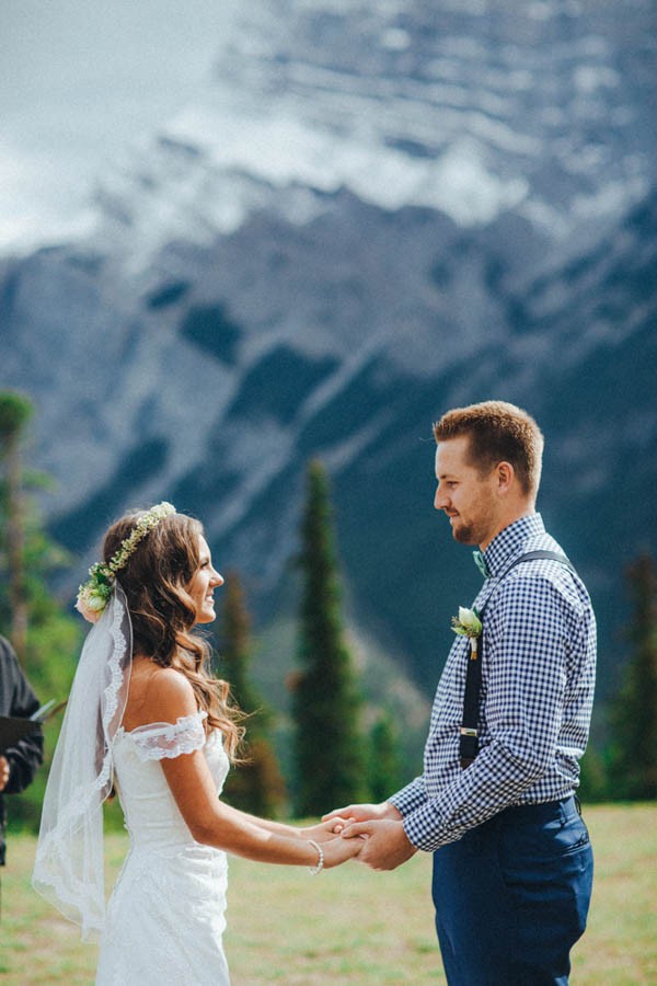 Stunning-Banff-Elopement-in-the-Tunnel-Mountain-Reservoir-Tricia-Victoria-Photography-6