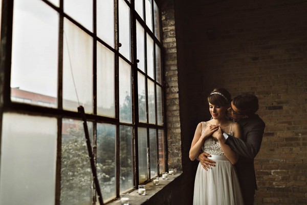 Vintage-Industrial-Chicago-Wedding-at-Salvage-One (11 of 33)