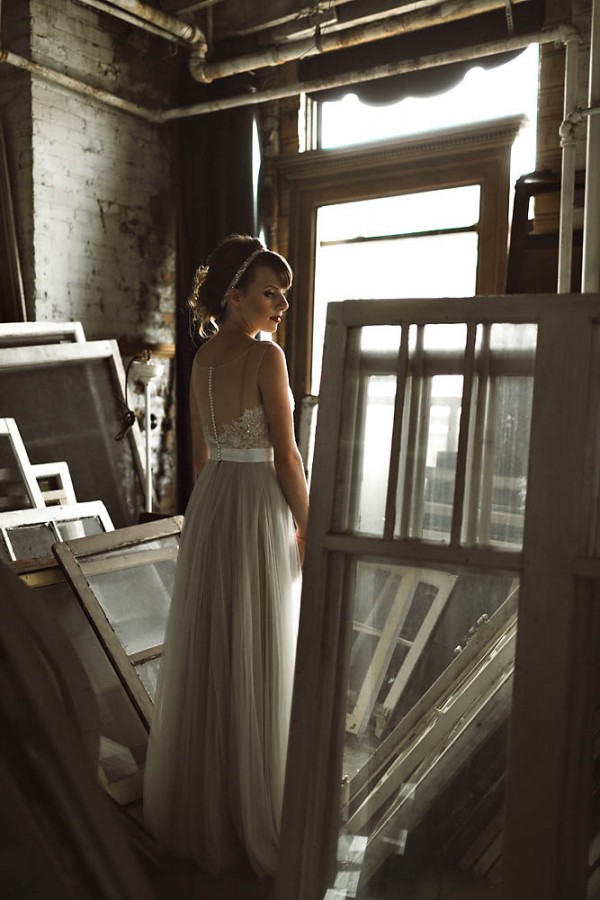 Vintage-Industrial-Chicago-Wedding-at-Salvage-One (16 of 33)