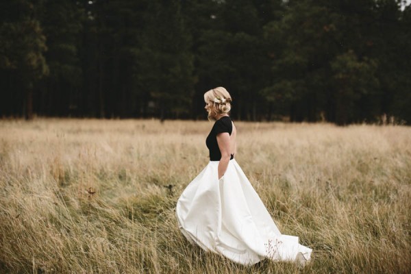 Black-and-White-Log-Cabin-Wedding-Pure-Cozy-Chic-6