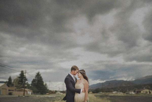 Casual-Colorado-Wedding-at-Bighorn-Lodge-This-is-Feeling-1