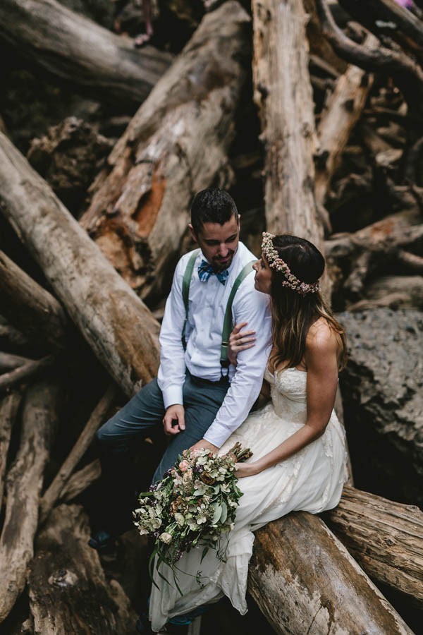 Intimate Barefoot Elopement In The Columbia River Gorge Junebug Weddings