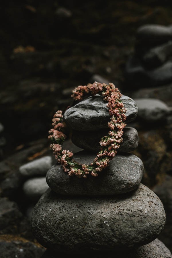 Intimate-Barefoot-Elopement-Columbia-River-Gorge-6